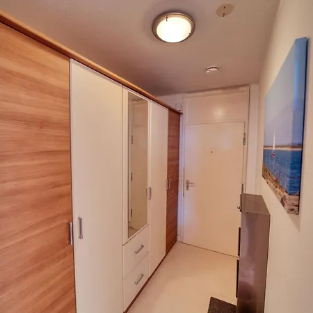 - Haus L, App 0l1101 *