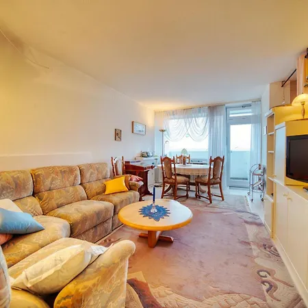- Haus L, App 0l1101 Apartment *
