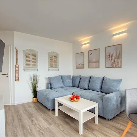 - Haus L, App 0l1101 *