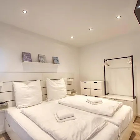 - Haus L, App 0l1101